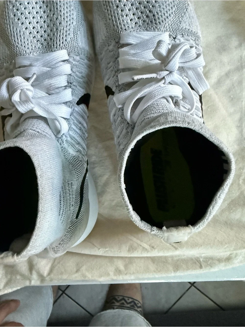 Nike Women’s Lunarepic White and Black Flyknit running Sneakers